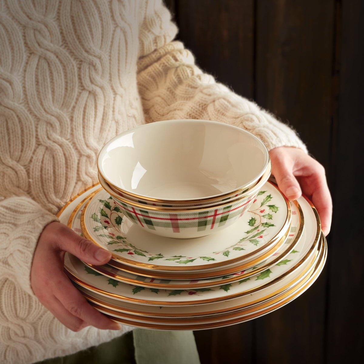 Holiday 12-Piece Plate & Bowl Set